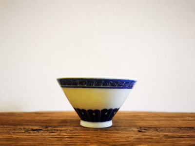 回字纹柴窑青花杯